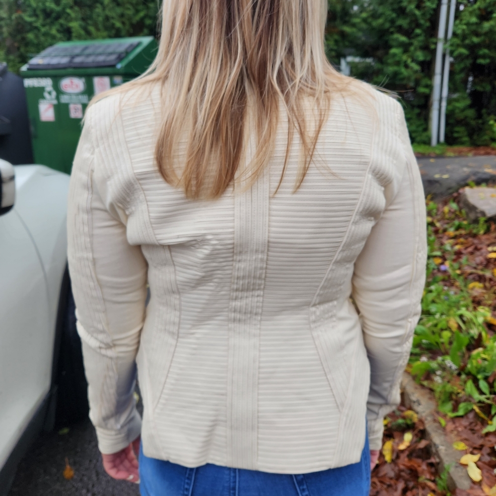 🔥HOST PICK💥BCBG MAXAZRIA vest for women - Picture 14 of 17